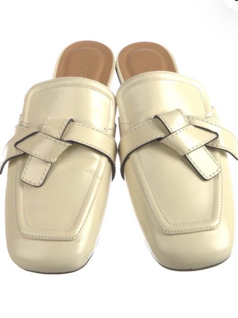 Loewe size 41 Cream Slip-On Leather Mules - Women's Loafers